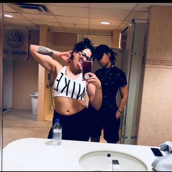 Meet your Posher, Alec - Picture 13 of 13